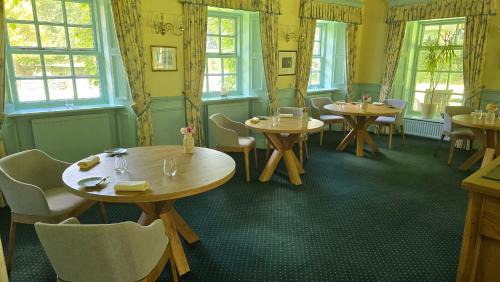 Llandrillo Hotel | Tyddyn Llan Restaurant with Rooms