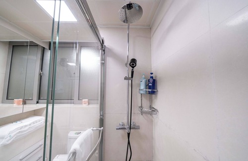 Xujiahui Cama Y Desayuno | Tyms Stylish 1BR 1BA Apt Xujiahui Center