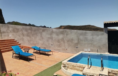 La Solana Cabaña | Casa tipica Canaria con piscina y wifi en las montañas de Telde.