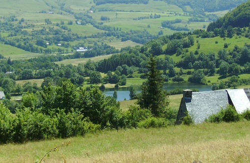 Cheylade Casa | Típica casa de campo en el corazón del Parque Natural de los Volcanes de Auvernia