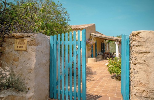 Formentera Casa | Casa típica de Formentera con amplio poche y jardín