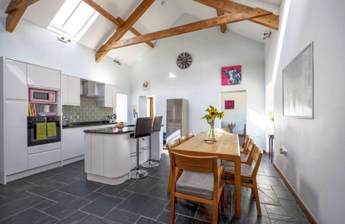 Pentrefelin Casa | Tywi Barn - 3 Bedroom