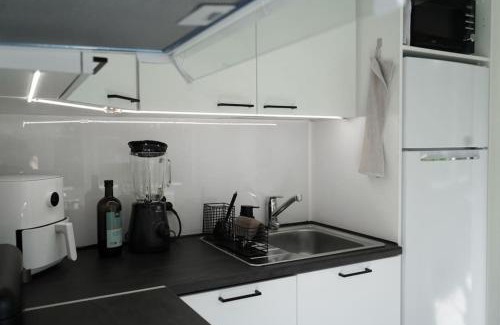 Salo Apartamento | Tyylikäs hyvin varusteltu asunto. Oma autopaikka.