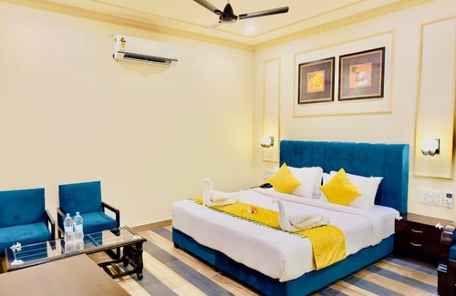 Udaipur Hotel | Udai Valley Resort -in lapse of ARAVALI Mountains