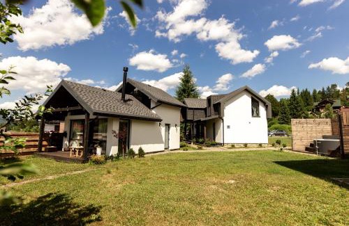 Slavske Chalet De Esquí | UGRAD family котедж з чаном-джакузі