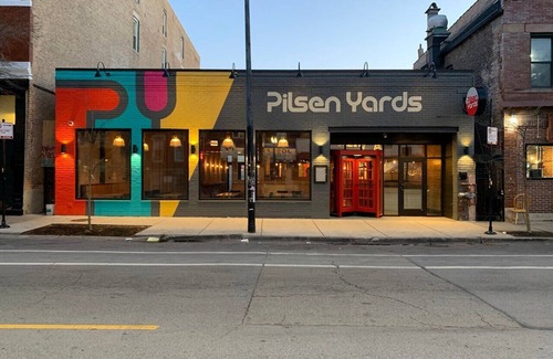 Pilsen Condominio | UIC / Pilsen - Delightful 2 Bed 1 Bath Condo WITH FREE PARKING
