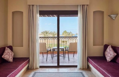 El Quseir Complejo | Ultimate Escape in Coraya Bay| 4 Family Rooms, Beachfront, Spa & Recreation