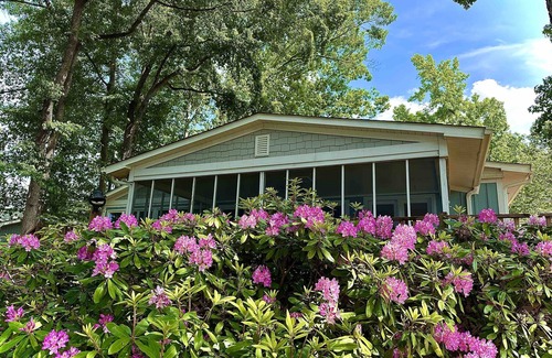 Norwood Casa | Ultimate Family Lakehouse- wide water views!