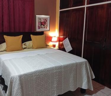 Santa Cruz Cama Y Desayuno | Ultimate Freedom Bed and Breakfast