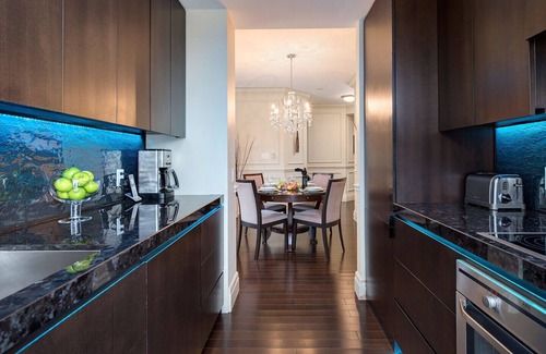 Bloor-Yorkville Hotel | Ultimate Yorkville Luxury - Ejecutivo de dos habitaciones con cocina y balcón