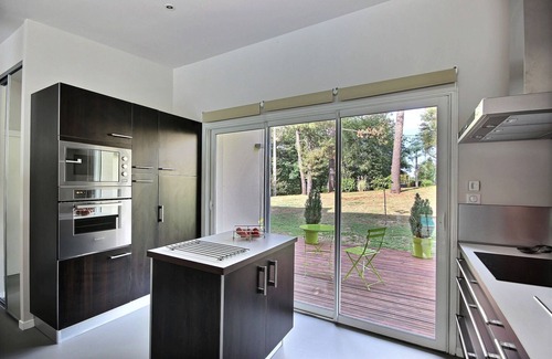 Cosnac Villa | ULTRA MODERNA CASA CON PISCINA CLIMATIZADA CIERRE PARA SITIOS TURÍSTICOS