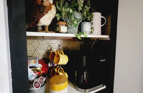 Tukwila Casa | Ultra lux tiny home w/hot tub, queen bed, nature.