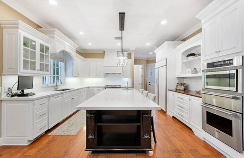 Chatsworth Casa | Ultra-Private Family Oasis. Dream Villa. Pool, Tennis, Turf Field & private lake