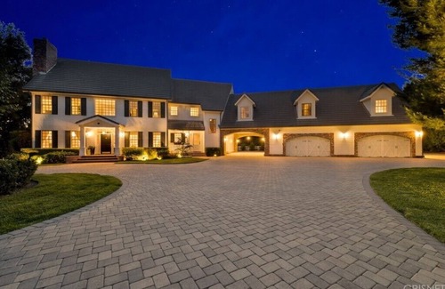 Chatsworth Casa | Ultra-Private Family Oasis. Dream Villa. Pool, Tennis, Turf Field & private lake