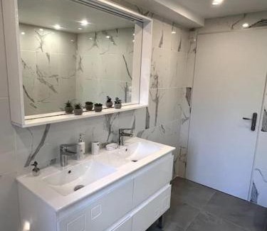 Prades Apartamento | Un moment de détente Maison avec balnéothérapie .