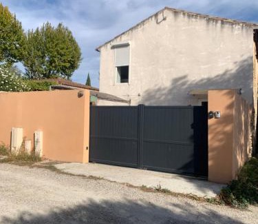 Violes Apartamento | Un petit coin de Provence convivial