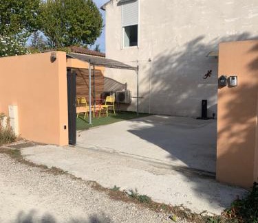 Violes Apartamento | Un petit coin de Provence convivial