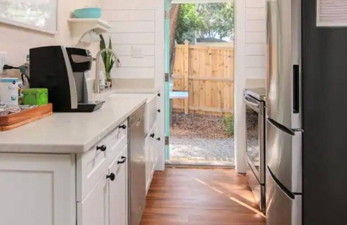 Mount Pleasant Casa | Unbeatable Location - Beaches & DT - Kid Friendly