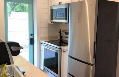 Mount Pleasant Casa | Unbeatable Location - Beaches & DT - Kid Friendly