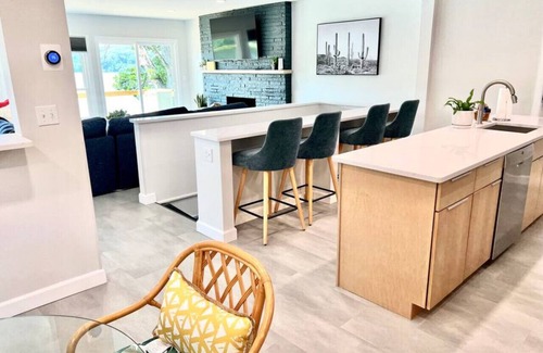 La Porte Casa | UncleLarry's LakePlace, Hot Tub