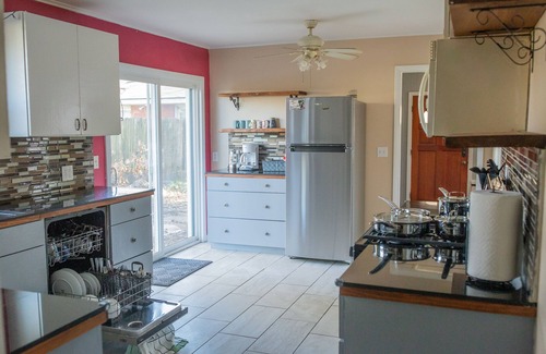 Broadmoor Casa | Under the Oak in Shreveport - Close to Barksdale, Hospitals, Downtown, and more!