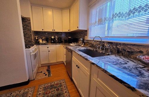 West Roxbury Apartamento | Under the Sun Apartment