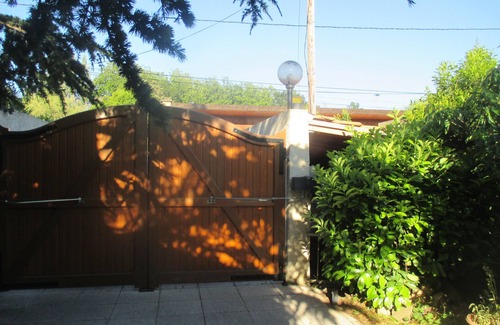 Montfavet Apartamento | habitación independiente privado, desayuno, piscina, en una villa en Provenza