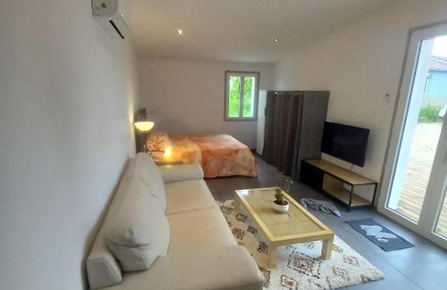 Villefargeau Apartamento | Une petite maison et sa prairie