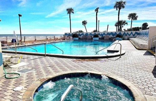 Rogers Seabreeze Condominio | Unforgettable getaway in Daytona Beach, Florida