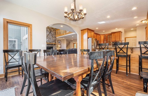 Swanton Casa | Chalet frente al lago con piscina privada cubierta, 2 bañeras de hidromasaje y mesa de billar.