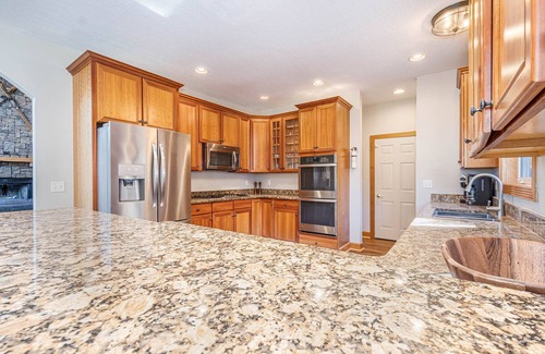 Swanton Casa | Chalet frente al lago con piscina privada cubierta, 2 bañeras de hidromasaje y mesa de billar.