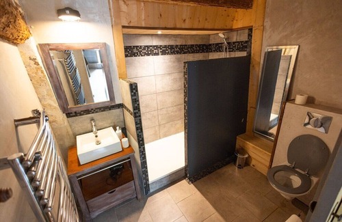 Doue-la-Fontaine Casa | Cuádruple-Baño privado con bañera-Premium-1