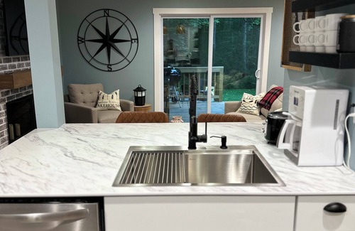 Union Pier Cabaña | Union Pier cottage tucked in woods, close to all.