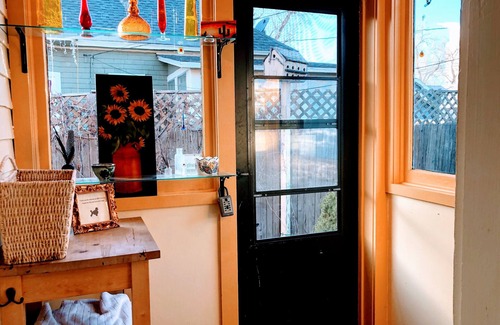 Old North End Casa | Bungalow de artistas únicos en el distrito histórico