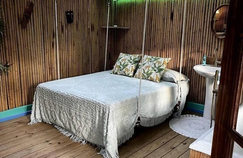 Willis Cabina | Unique Bamboo Tree House for an Unforgettable Couples Getaway by Lake Conroe, Texas