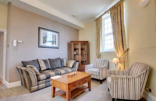 Swinton Apartamento | Unique Carnegie Library Apartment