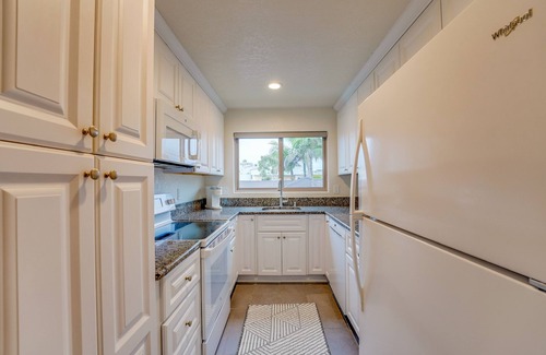 South Mission Beach Condominio | Unique & Comfy Oasis: Steps to Beach - Patio Pkg WiFi 3 Bed Sunny San Diego