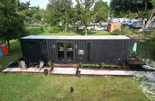 Lillian Casa | Unique Cooper's Luxury Bayview Container Home