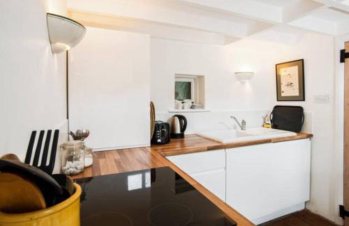 Brighton Casa | Unique Cottage Retreat