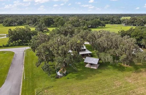 Webster Cabina | Unique Country home in Sumter County, Florida close to Sumter Fairgrounds.