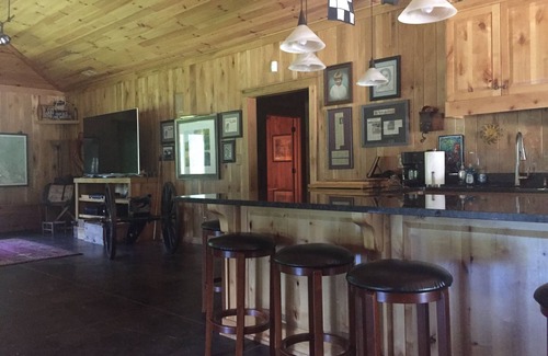 Morganton Casa | Unique Cozy Lodge- Couple’s Getaway- Family Friendly- Private Event Space