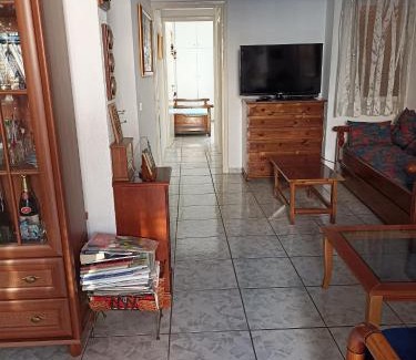 Loutraki-Agioi Theodoroi Apartamento | Unique & cozy seaview apartment.