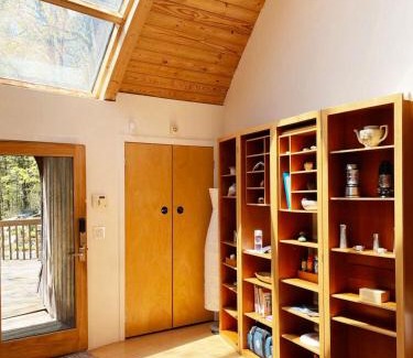 New Paltz Casa | Unique Dome Home With Hot Tub & Piano, on 28 acres