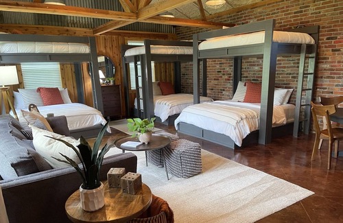 Montgomery Casa | Unique Event Space Sleeps 11 around Wedding Venues