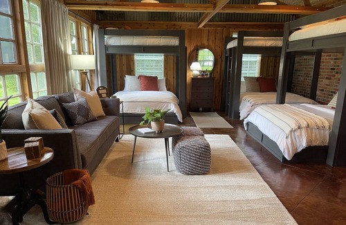 Montgomery Casa | Unique Event Space Sleeps 11 around Wedding Venues