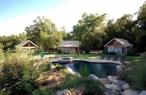 Mountville Casa | Compuesto familiar único cerca de los jardines de Callaway: perfecto para bodas y reuniones