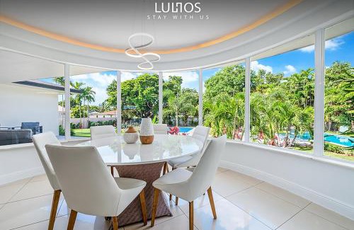 Flagami Villa | Unique Flagler's Mansion Pickleball Court L37