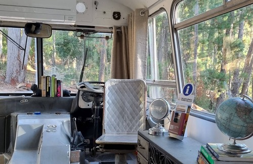 Healesville Casa | Unique getaway for two in the restored Bedford Bus - 5 min from the town centre!