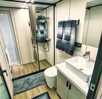 Merritt Island Complejo | Unique Houseboat Rental