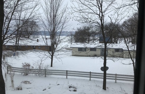 Pepin Casa | Único en la cabaña Woods, al borde del hermoso pueblo de Pepin, WI.